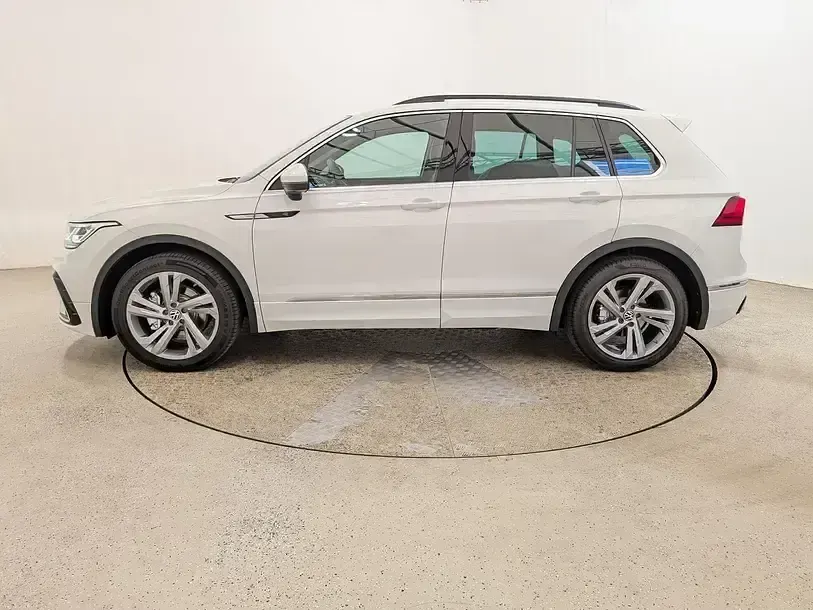 Gebraucht VW Tiguan R-line 190 PS (139 kW) 2022 Pure white SUV