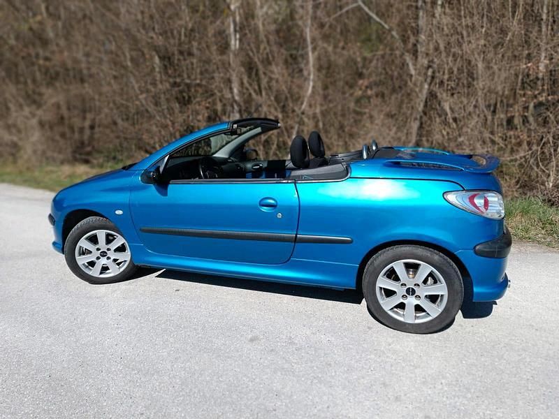 Blau Gebraucht 2002 Peugeot 206 CC Cabrio | 1.600 € (Fairer Preis) - Bild 1/4