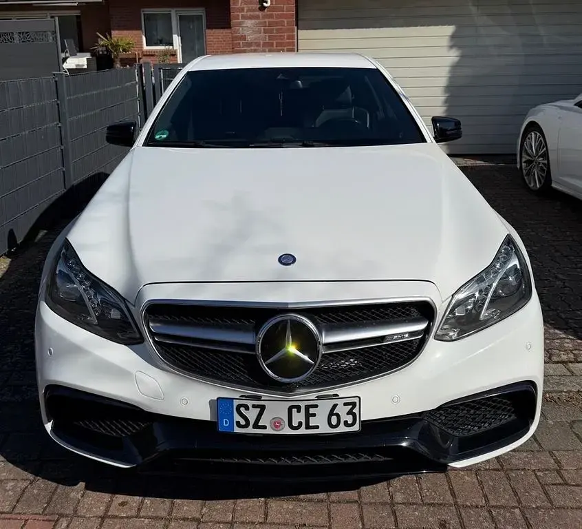 Gebraucht Mercedes E63S AMG AMG 585 PS (430 kW) 2013 Weiß Limousine