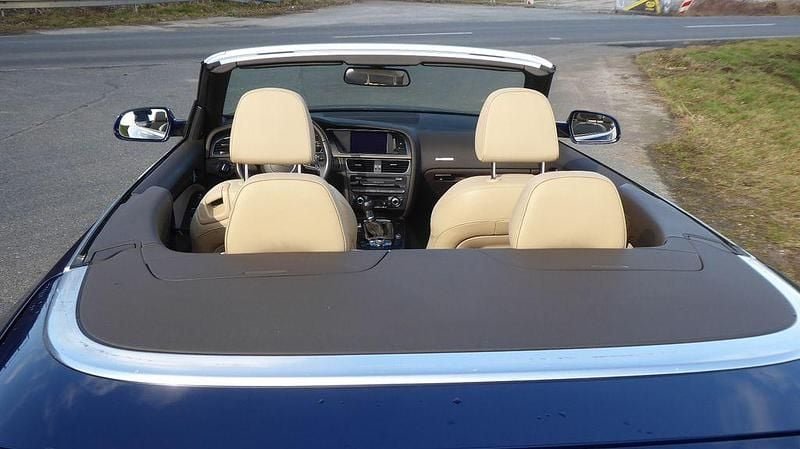 Gebraucht Audi A5 Cabriolet 231 PS (169 kW) 2012 Blau Cabrio