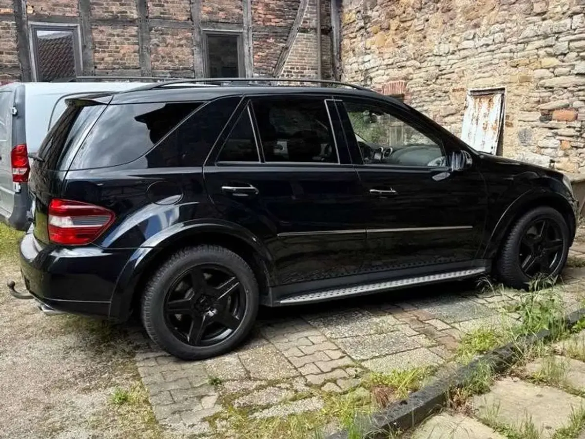 Gebraucht Mercedes ML63 AMG AMG 510 PS (375 kW) 2007 Schwarz SUV