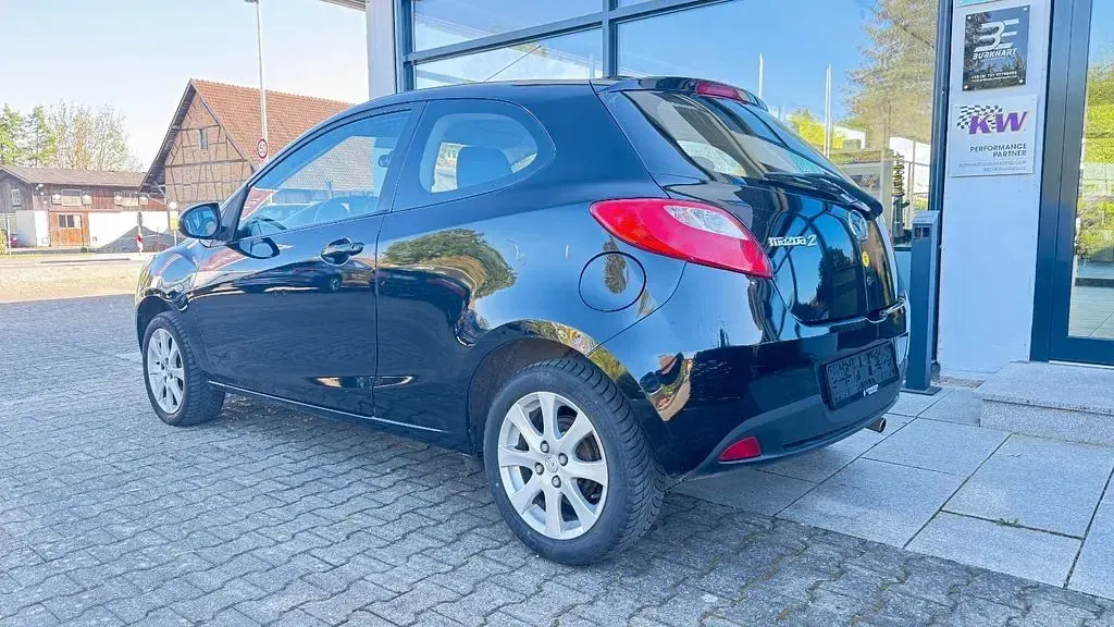 Usata Mazda 2 Active 75 CV (55 kW) 2010 Nero Utilitaria