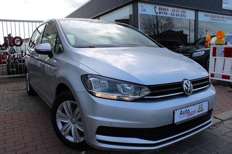 Gebraucht VW Touran Trendline 110 PS (80 kW) 2016 Silber Van / Kleinbus