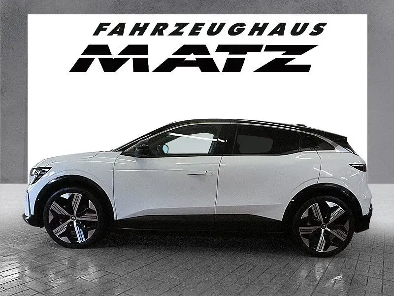 Gebraucht Renault Megane E-Tech Iconic 160 kW (218 PS) 2023 Weiß Limousine