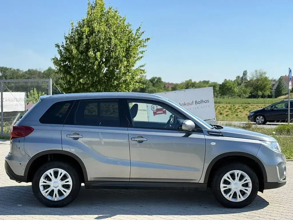 Gebraucht Suzuki Vitara Comfort 111 PS (81 kW) 2018 Grau SUV
