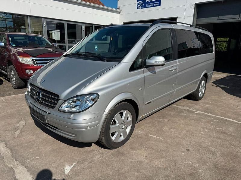 Silber Gebraucht 2006 Mercedes Viano Van / Kleinbus | 8.900 € (Guter Preis) - Bild 1/4