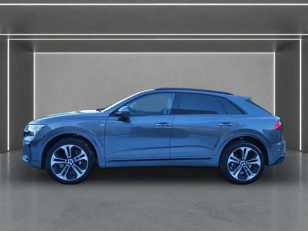 Neu Audi Q8 S-Line 286 PS (210 kW) 2025 Grau SUV