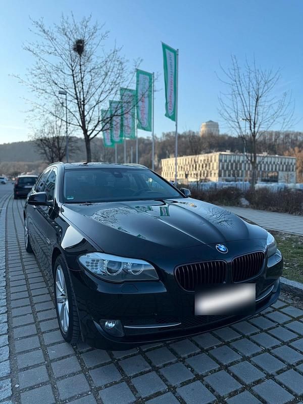 Gebraucht BMW 525 218 PS (160 kW) 2012 Schwarz Kombi