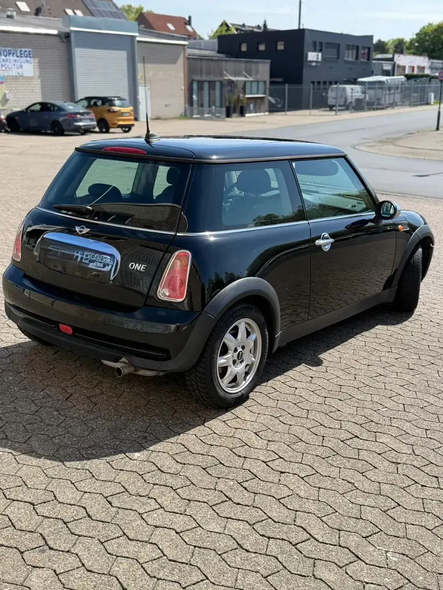 Usata Mini Cooper 90 CV (66 kW) 2005 Nero Utilitaria