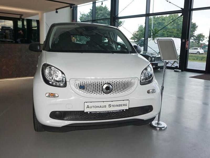Weiß Gebraucht 2018 Smart ForFour Electric Drive Limousine | 9.995 € (Fairer Preis) - Bild 1/4