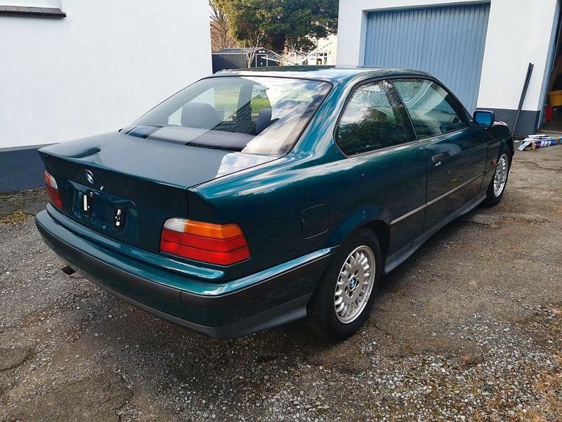 Brugt BMW 318 140 HK (102 kW) 1995 Grøn Coupe
