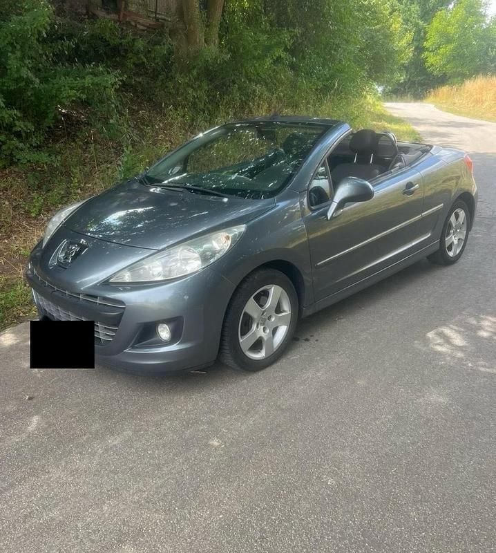 Grau Gebraucht 2010 Peugeot 207 CC Cabrio | 2.500 € (Guter Preis) - Bild 1/4
