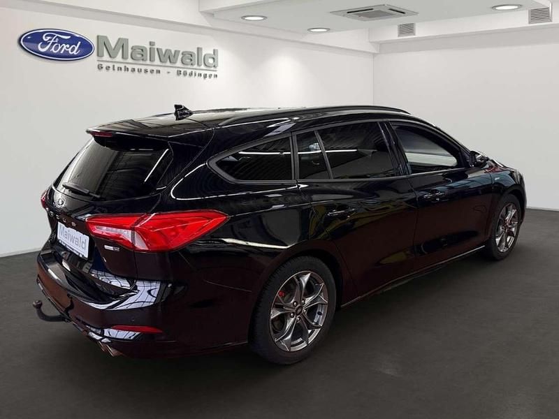 Gebraucht Ford Focus ST-Line 125 PS (91 kW) 2021 Obsidianschwarz metallic (metallic) Kombi