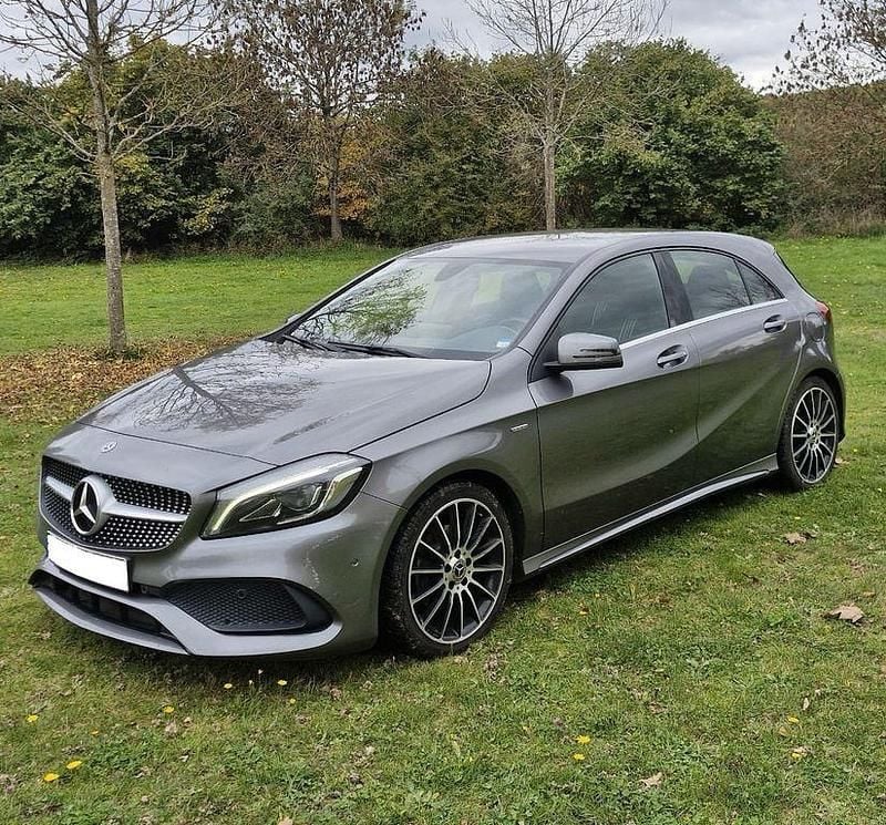 Grau Gebraucht 2018 Mercedes A200 AMG Limousine | 17.300 € (Guter Preis) - Bild 1/4