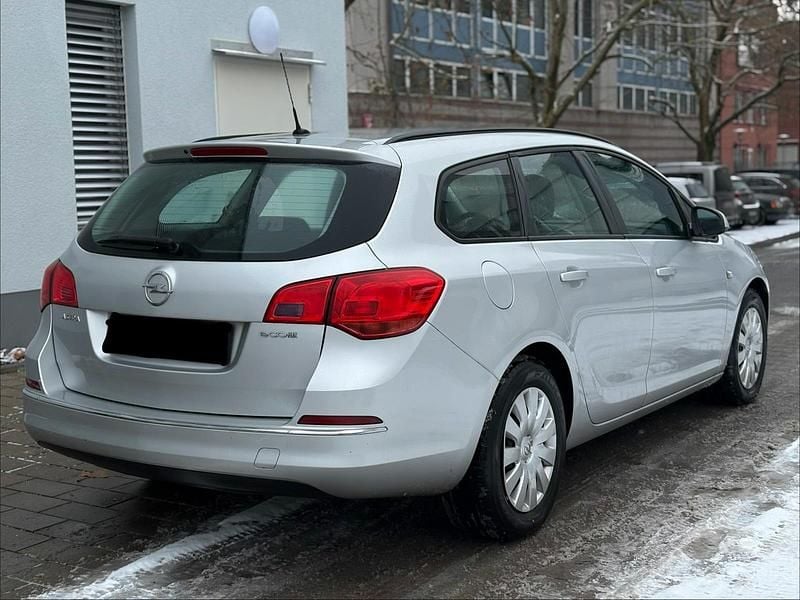 Gebraucht Opel Astra 95 PS (69 kW) 2013 Grau Kombi