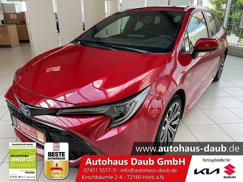 Rot Gebraucht 2021 Toyota Corolla Team Kombi | 20.890 € (Fairer Preis) - Bild 1/4