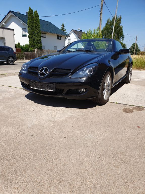 Schwarz Gebraucht 2008 Mercedes SLK200 Cabrio | 14.990 € (Etwas zu teuer) - Bild 1/4