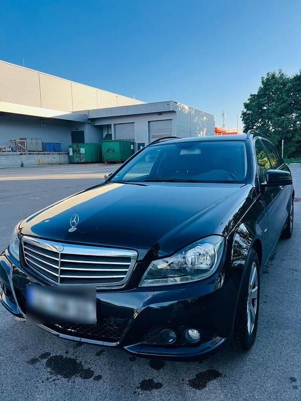 Schwarz Gebraucht 2012 Mercedes C200 Kombi | 6.750 € (Guter Preis) - Bild 1/4