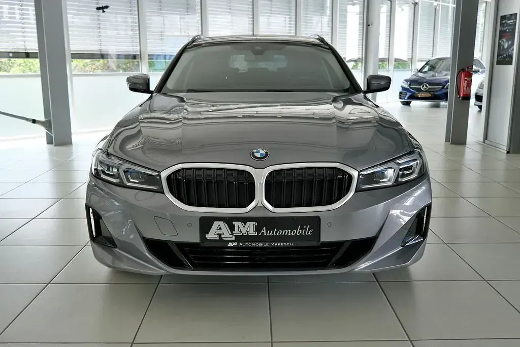 Gebraucht BMW 318 Performance 156 PS (114 kW) 2023 Grau Kombi