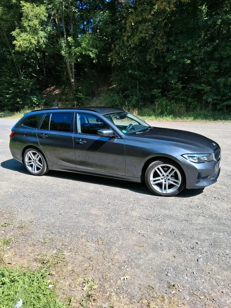 Gebraucht BMW 320 190 PS (139 kW) 2019 Grau Kombi