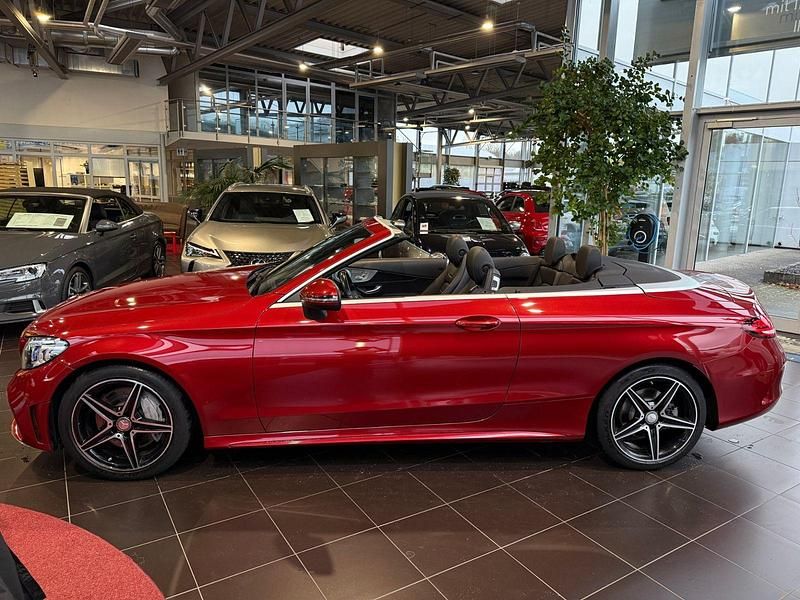 Gebraucht Mercedes C300 AMG line 258 PS (189 kW) 2019 Designo hyazinthrot metallic (metallic) Cabrio