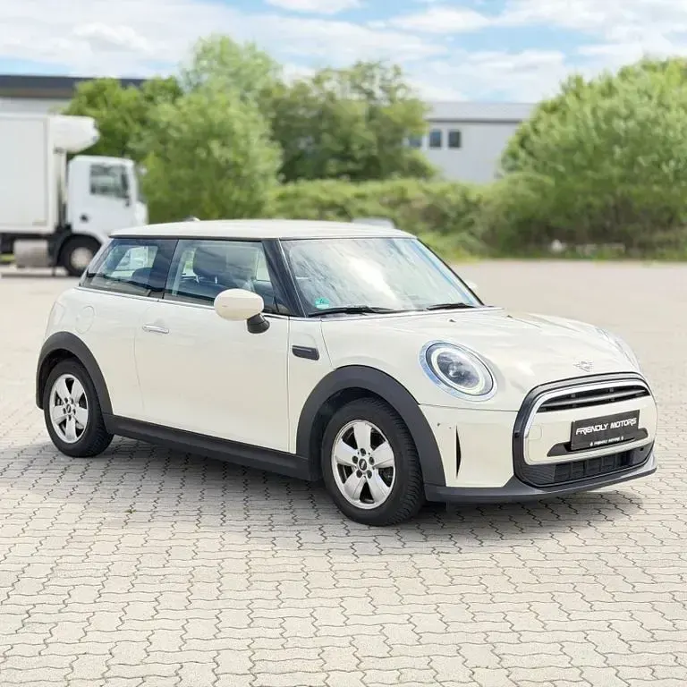 Käytetty Mini ONE 102 HP (75 kW) 2021 Valkoinen Viistoperä