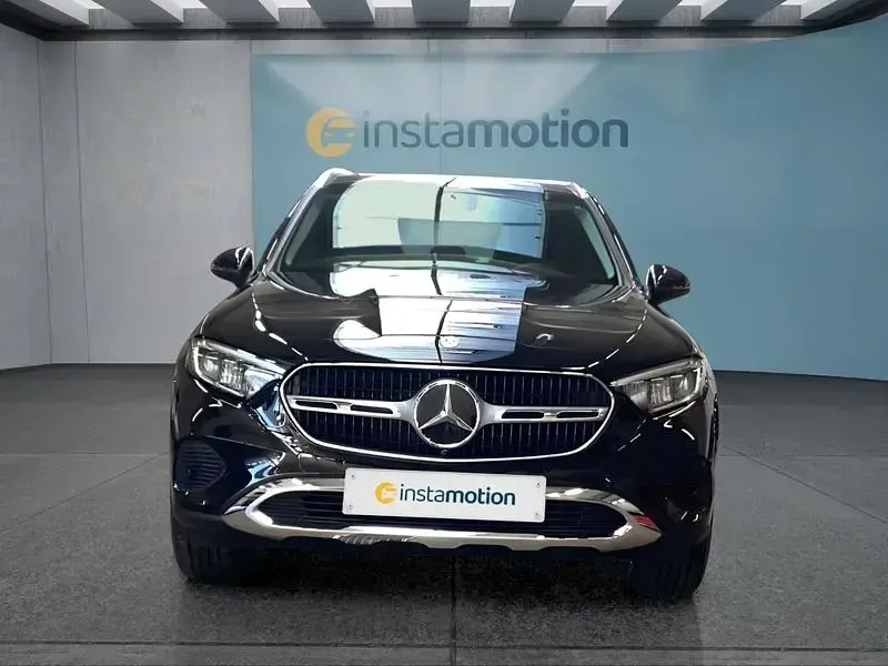 Gebraucht Mercedes GLC220 197 PS (144 kW) 2025 Schwarz SUV