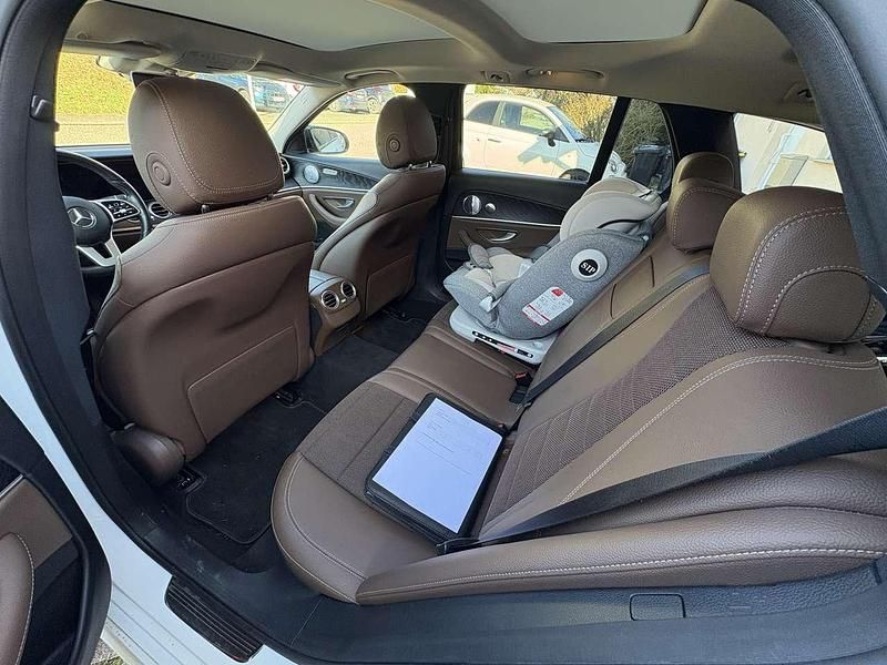 Gebraucht Mercedes E300 194 PS (142 kW) 2019 Weiß Kombi