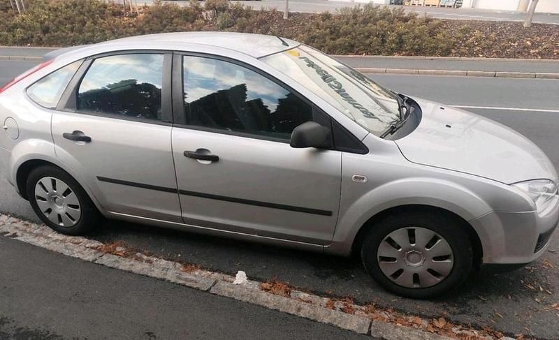 Second-hand Ford Focus 85 CP (62 kW) 2006 Argintiu Berlinǎ