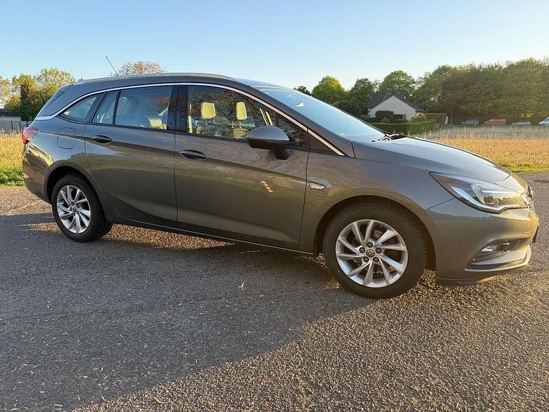 Gebraucht Opel Astra Active 125 PS (91 kW) 2016 Grau Kombi