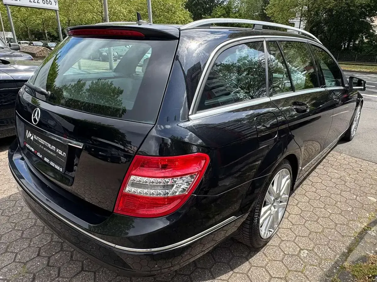 Gebraucht Mercedes C250 204 PS (150 kW) 2010 Obsidianschwarz  metalliclack Kombi