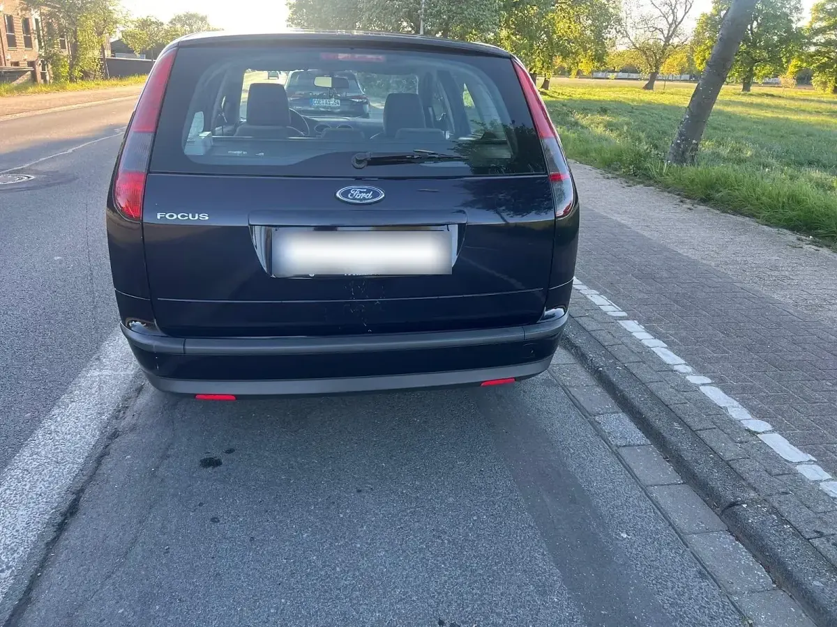 Używany Ford Focus 80 KM (58 kW) 2007 Niebieski Kombi