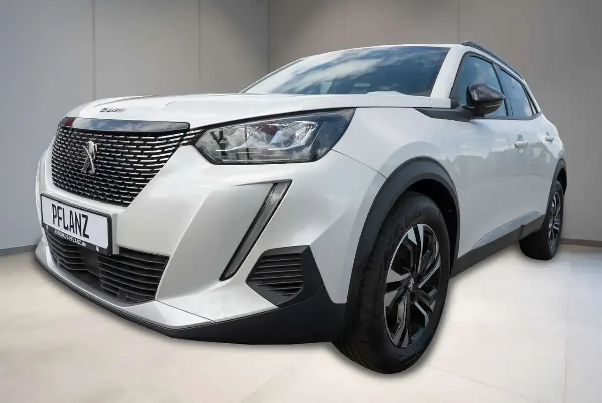 Gebraucht Peugeot 2008 Allure 131 PS (96 kW) 2023 SUV