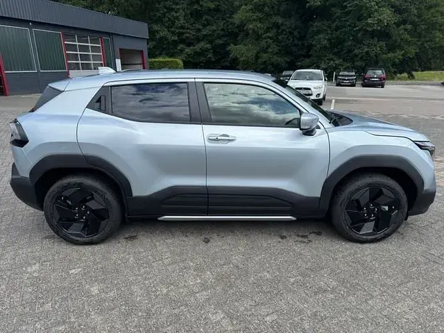 Neu Suzuki e-Vitara Club 105 kW (144 PS) 2026 Silber SUV