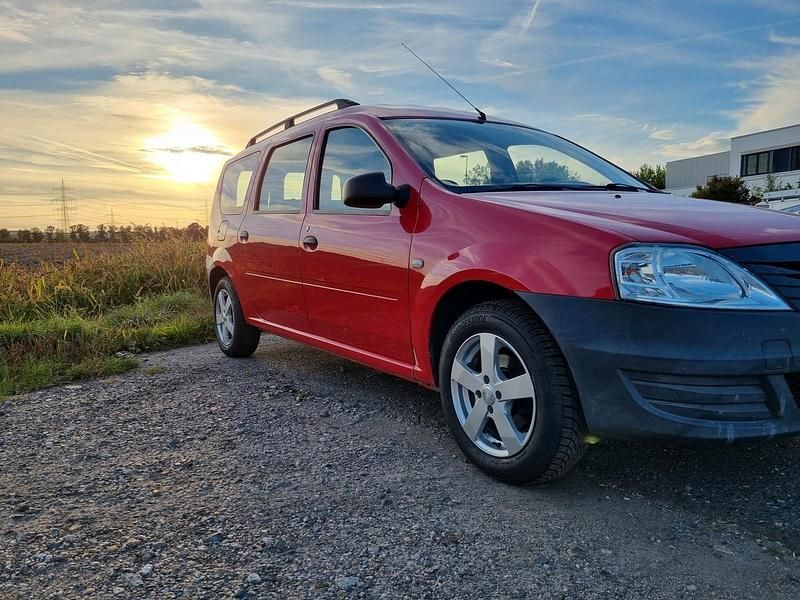Gebraucht Dacia Logan Basis 75 PS (55 kW) 2010 Rot Kombi
