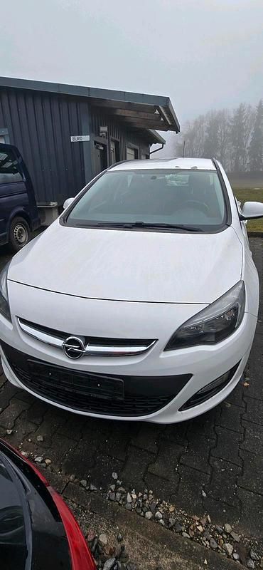 Gebraucht Opel Astra 120 PS (88 kW) 2014 Weiß Kombi