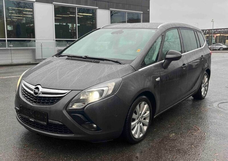 Grau Gebraucht 2011 Opel Zafira Tourer Cosmo Van / Kleinbus | 3.850 € (Fairer Preis) - Bild 1/4