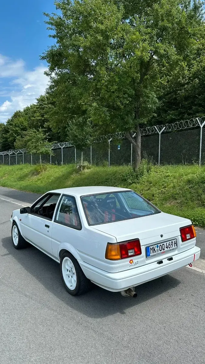 Gebraucht Toyota Corolla 150 PS (110 kW) 1983 Weiß Coupé