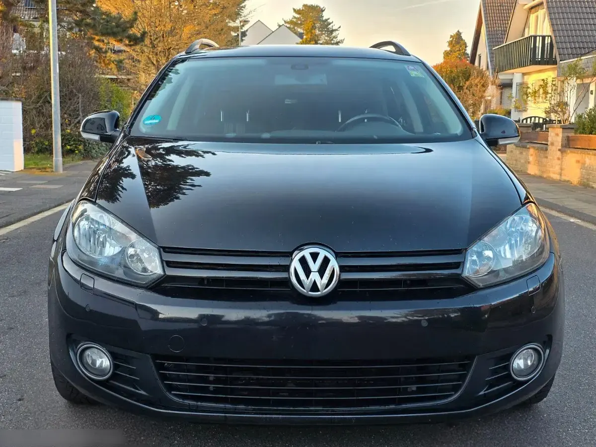 Gebraucht VW Golf VII Match 105 PS (77 kW) 2013 Schwarz Kombi
