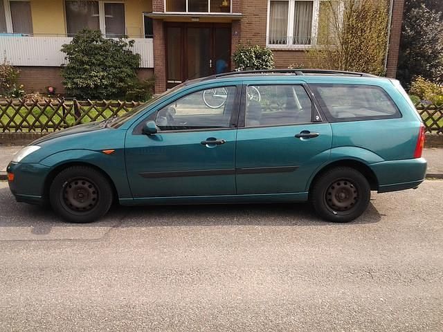 Gebraucht Ford Focus Ghia 90 PS (66 kW) 1999 Grün metallic Kombi