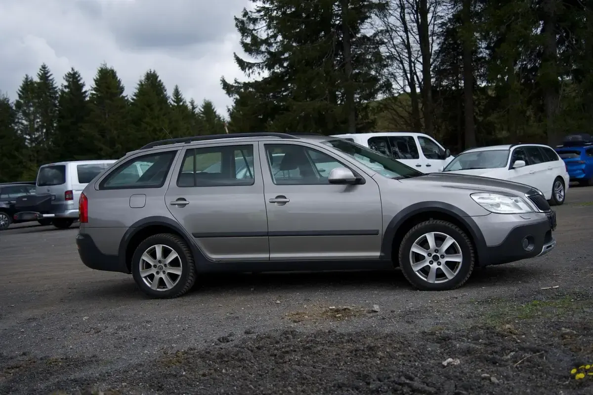 Gebraucht Skoda Octavia Scout 140 PS (102 kW) 2012 Andere farben Kombi