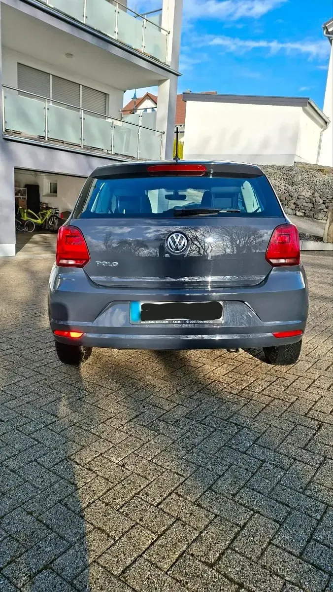 Gebraucht VW Polo 60 PS (44 kW) 2014 Grau Kleinwagen