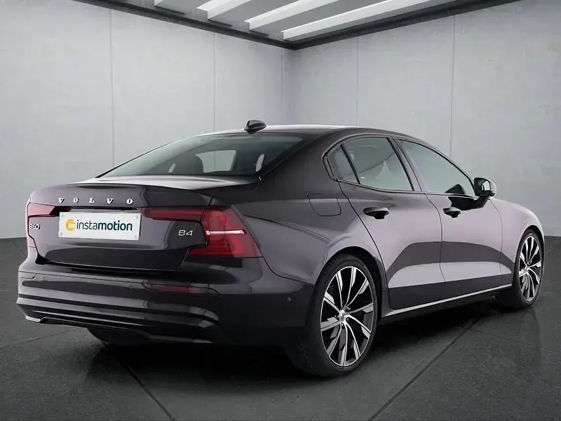 Gebraucht Volvo S60 Plus 197 PS (144 kW) 2024 Schwarz Limousine