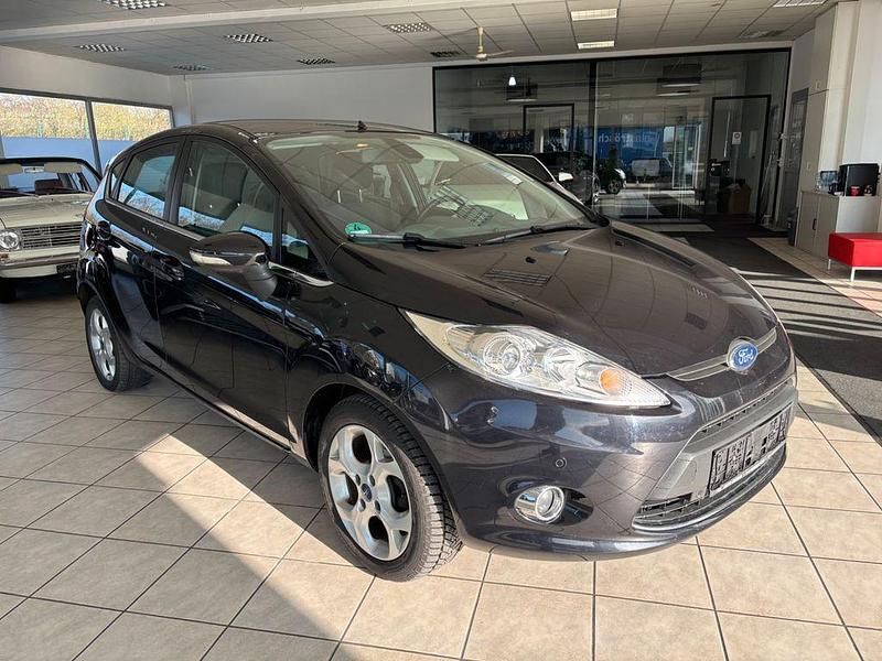 Gebraucht Ford Fiesta Titanium 97 PS (71 kW) 2011 Schwarz Kleinwagen
