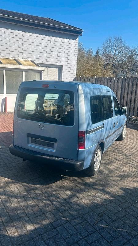 Second-hand Opel Combo 90 CP (66 kW) 2007 Albastru Monovolum