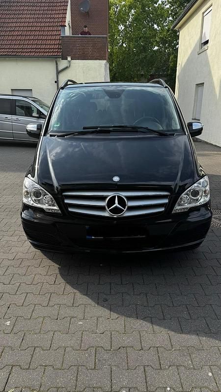 Schwarz Gebraucht 2014 Mercedes Viano Van / Kleinbus | 15.500 € - Bild 1/4