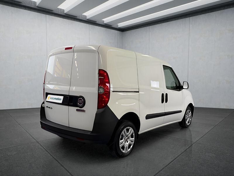 Gebraucht Fiat Doblò 90 PS (66 kW) 2022 Weiß Van / Kleinbus