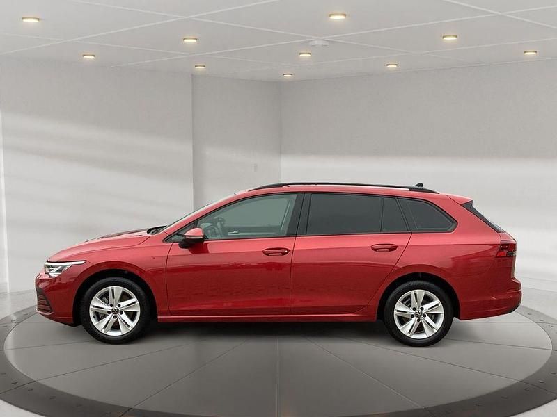 Usata VW Golf VIII Life 131 CV (96 kW) 2021 Rosso Station wagon