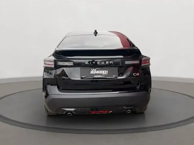 Nowe Citroën C4 PureTech 131 KM (96 kW) 2025 Czarny Sedan/Limuzyna