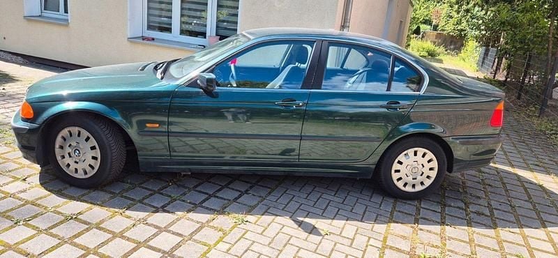 Grün Gebraucht 1998 BMW 320 Limousine | 4.000 € (Superpreis) - Bild 1/4